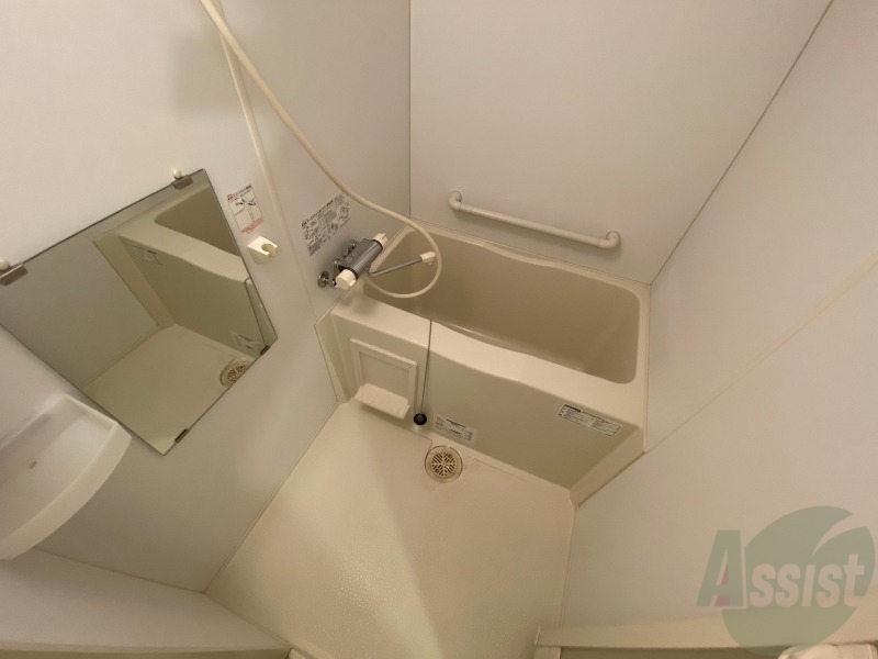 バス・シャワールーム　お風呂になります。一日の疲れを癒してくださいね。