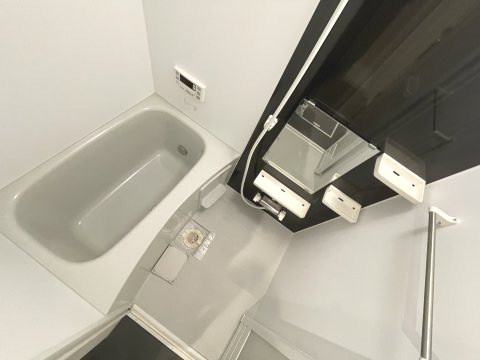 バス・シャワールーム　落ち着いた空間のお風呂です