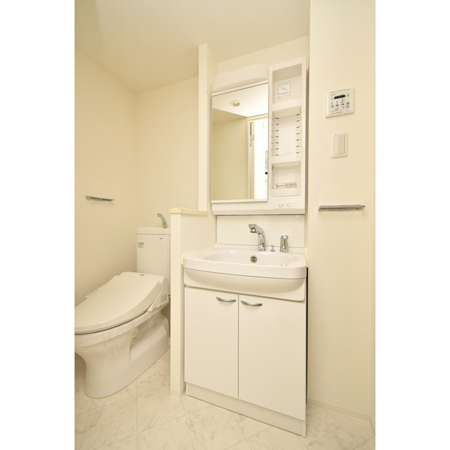 洗面設備　使いやすい洗面所です