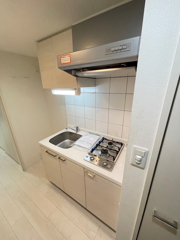 キッチン　コンパクトなキッチンで掃除もラクラク