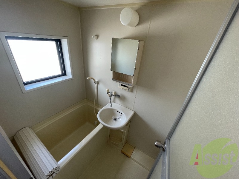 バス・シャワールーム　１人暮らしにはピッタリのサイズ感ですね！