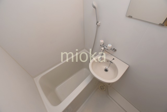 バス・シャワールーム　お風呂で日々の疲れを落としましょう