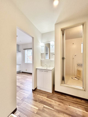 洗面設備　※写真は同物件別部屋です。