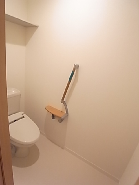 トイレ　温水洗浄便座