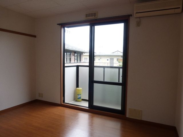 居室・リビング　★明るい室内です★