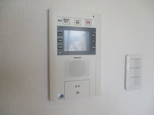 セキュリティ　モニター付きインターホン