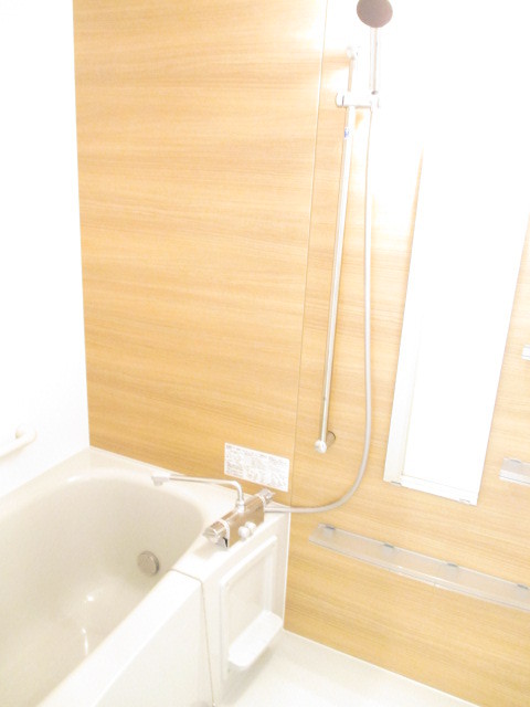 バス・シャワールーム　追焚給湯付きバスルーム