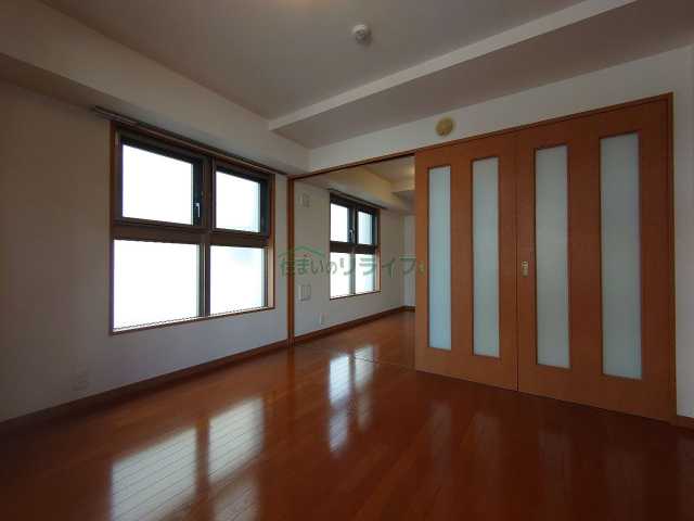 居室・リビング　※参考写真です。似た間取りの別部屋になります。