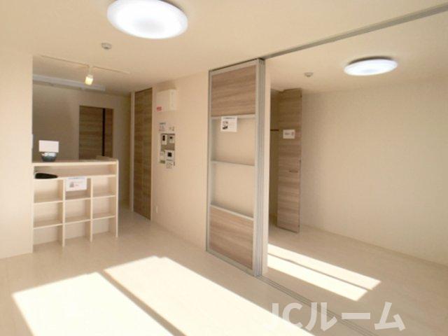 居室・リビング　反転タイプの部屋の写真です