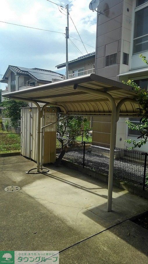 その他　屋根付き駐輪場