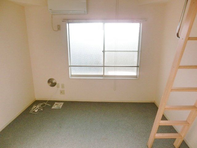 居室・リビング　音を伝えにくいカーペット