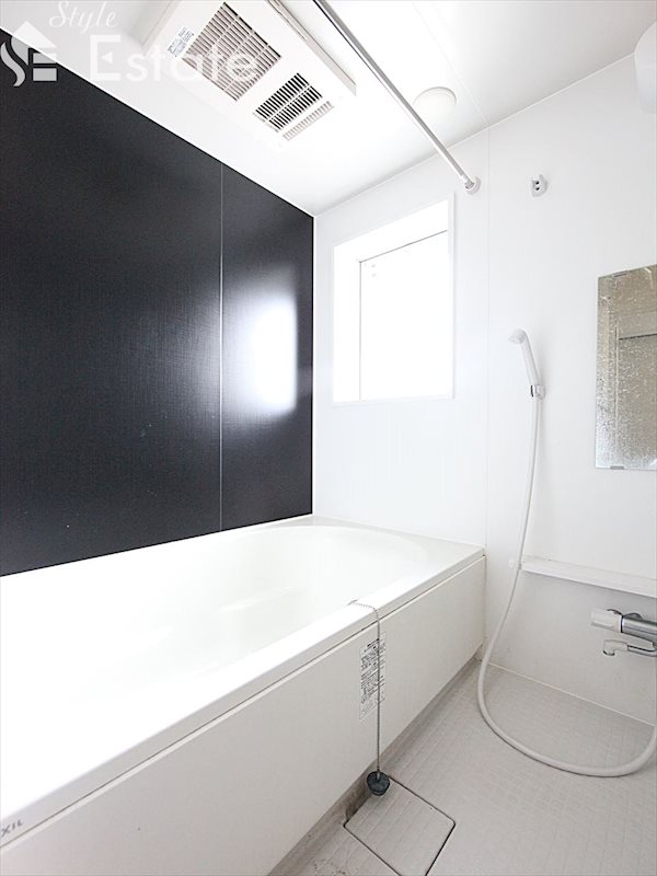 バス・シャワールーム　バスルーム