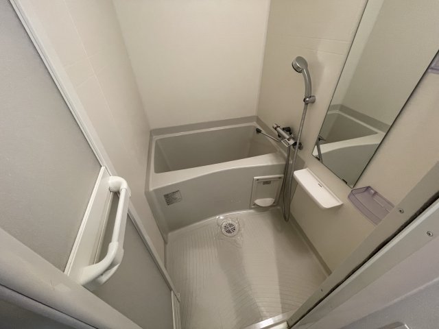 バス・シャワールーム　(参考)同マンション同間取り他部屋の写真