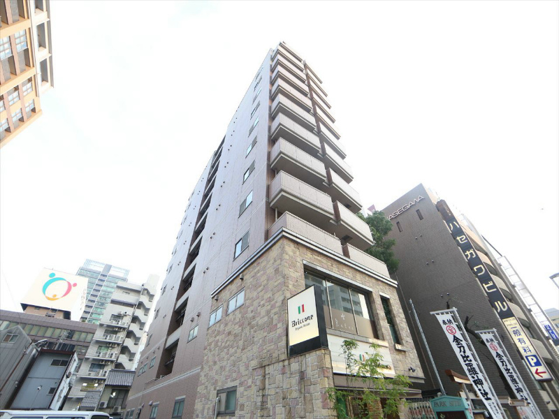 建物外観　外観　防犯カメラ　オートロック付