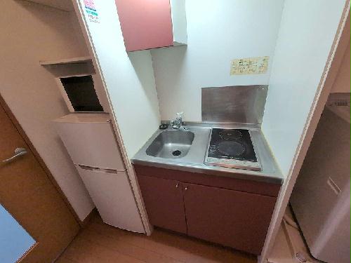 キッチン　仕様・設備は現況と異なる場合があります。現況優先。