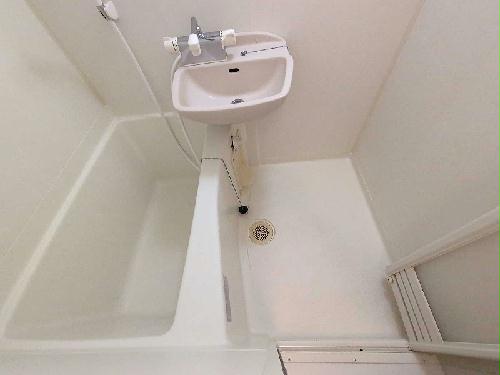 バス・シャワールーム　仕様・設備は現況と異なる場合があります。現況優先。