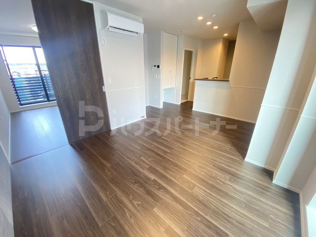 居室・リビング　エントランス