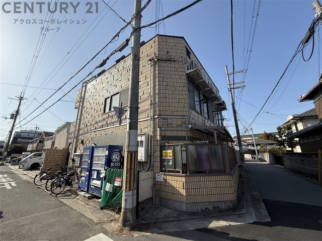 建物外観　オートロックで外部の人間が簡単に出入りできないため安心です。
