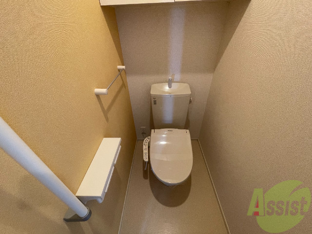 トイレ　ウォシュレット機能がついたトイレです。安心して使えますね。