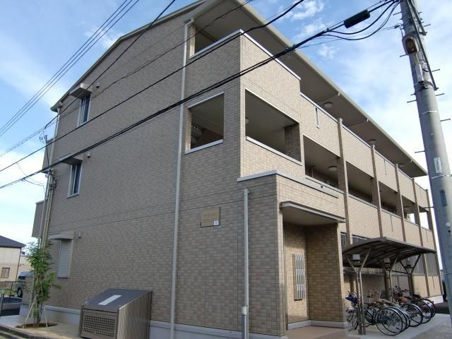 建物外観　見た目も綺麗で高級感あふる物件です。