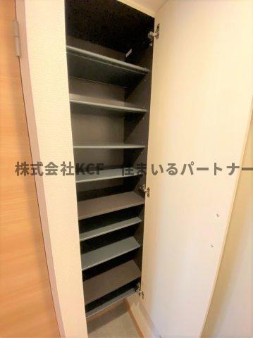 玄関　収納もある玄関です