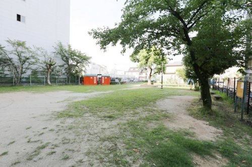 公園　鶴野4丁目ちびっ子広場（公園）まで820m