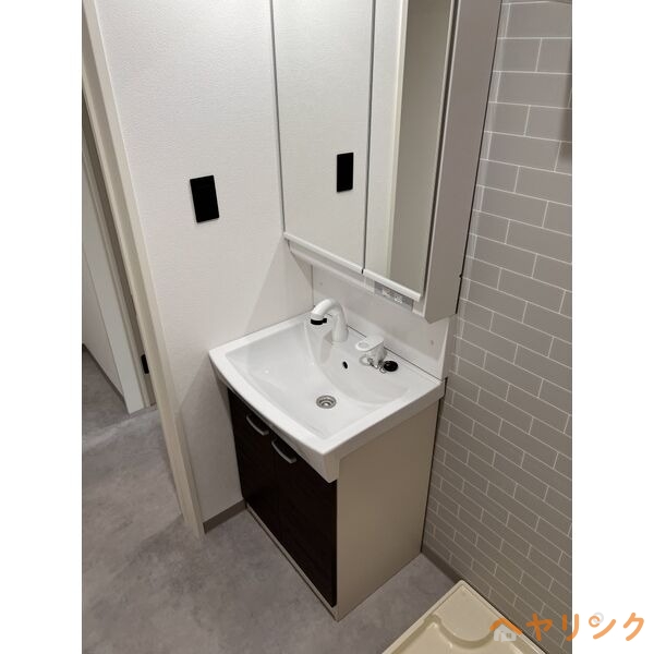 洗面設備　同コンセプトの別物件の写真です