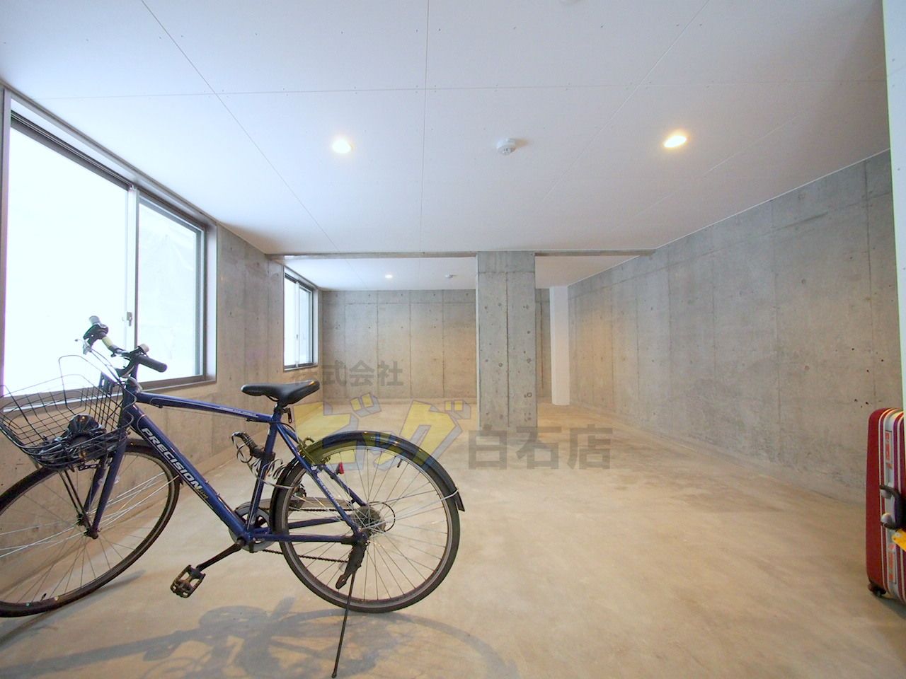 その他共有部分　屋内駐輪場完備しています♪