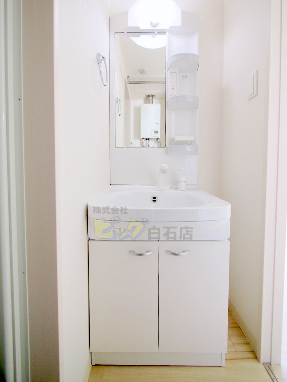 洗面設備　シャンプードレッサー完備♪
