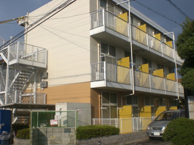 レオパレスKKS中宮の外観写真