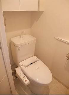 トイレ　別タイプ部屋　参考写真です