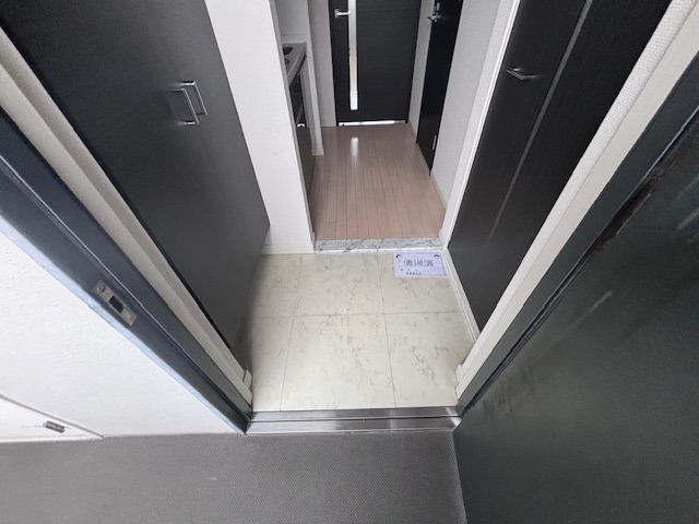 玄関　※同施工会社のイメージ写真※