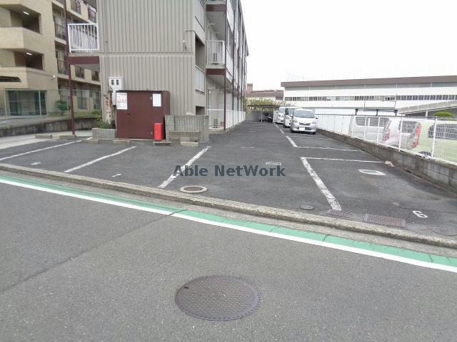 駐車場　駐車場