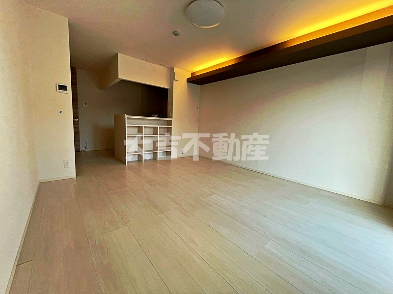 居室・リビング　写真は同じ建物の別部屋のものになります。