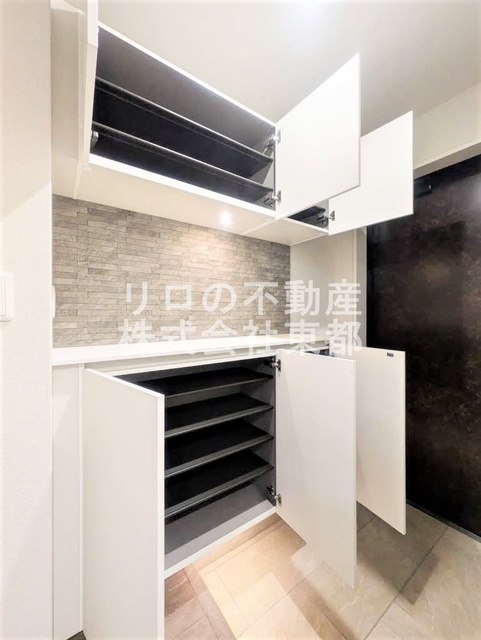 玄関　下駄箱付なので、玄関はいつでもスッキリ片付きますね☆