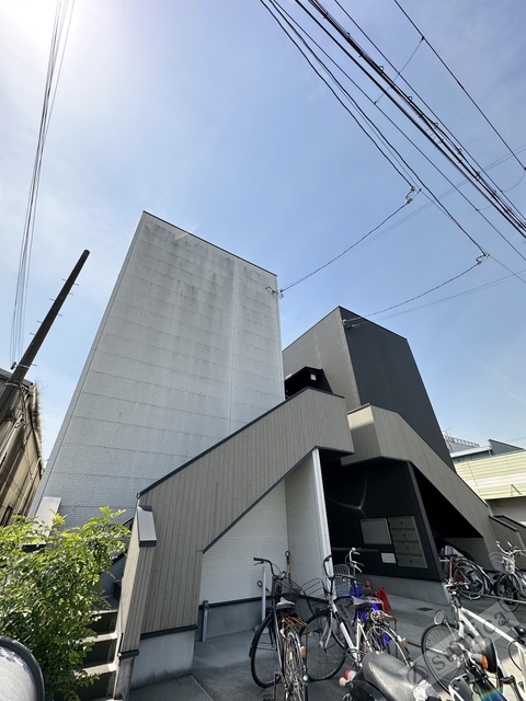 建物外観　スタイリッシュな建物です（＾＾♪