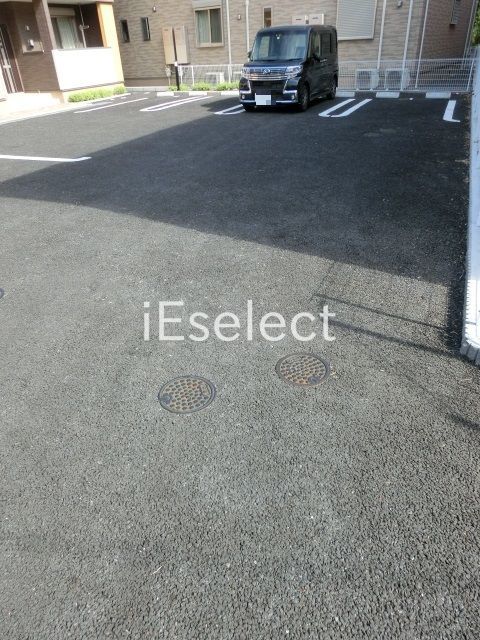 駐車場　敷地内駐車場