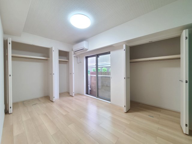 収納　★たっぷり収納・クローゼットタイプを設置★
