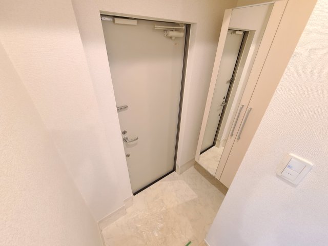 玄関　★玄関に姿鏡付きのシューズボックス（トールタイプ）を設置★