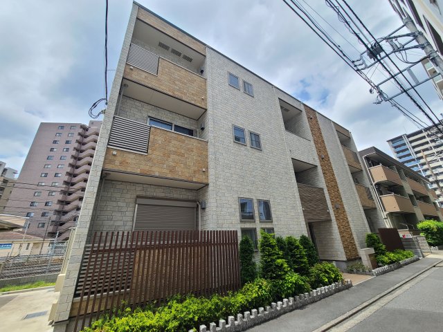 建物外観　★木造２×４構造３階建てアパート！外観です★