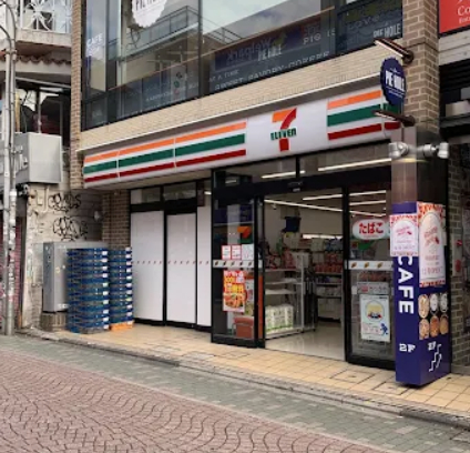 コンビニ　セブンイレブン原宿竹下通り店（コンビニ）まで158m