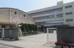 中学校　茨木市立西陵中学校（中学校）まで1930m