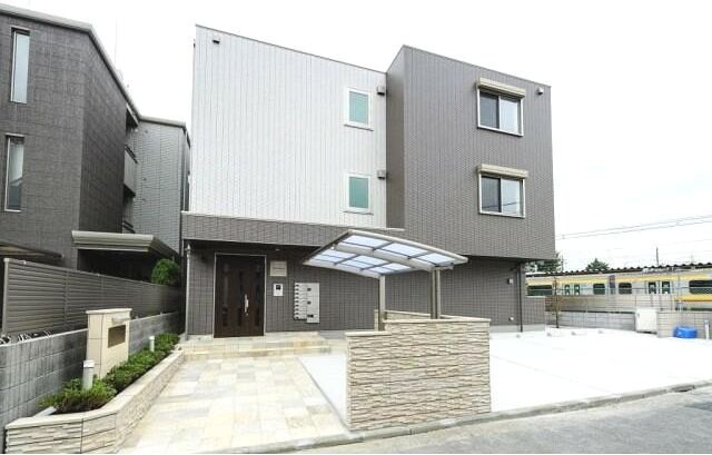 建物外観　外観タイル張りです