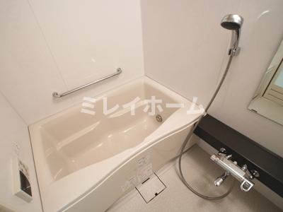 バス・シャワールーム　同建物内、別のお部屋の参考写真になります。