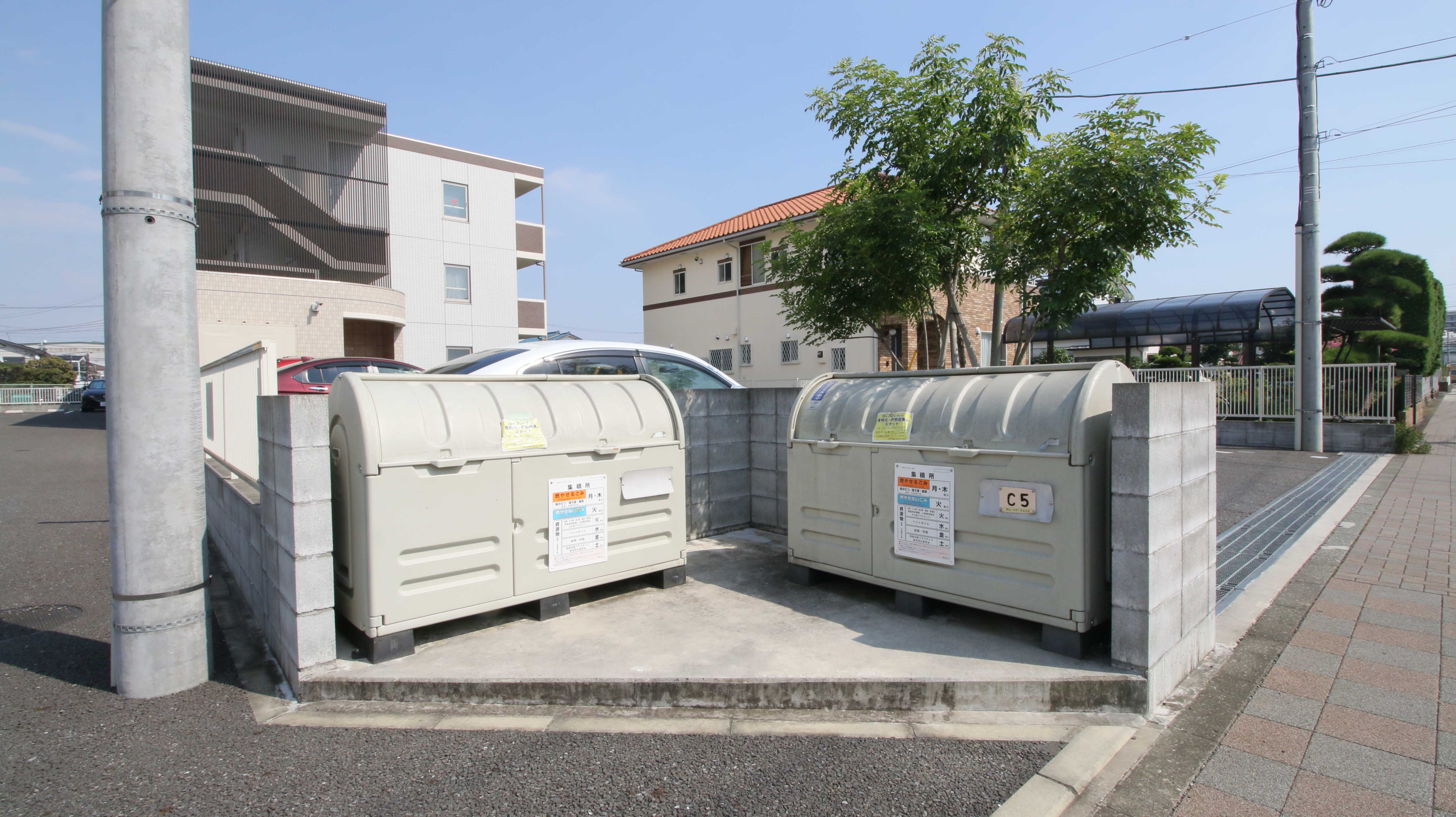その他共有部分　敷地内ごみボックス　海老名市は有料指定ゴミ袋です。