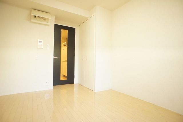 居室・リビング　※別部屋参考写真です