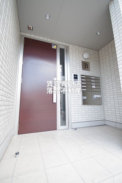 エントランス　オートロック付きで安心♪