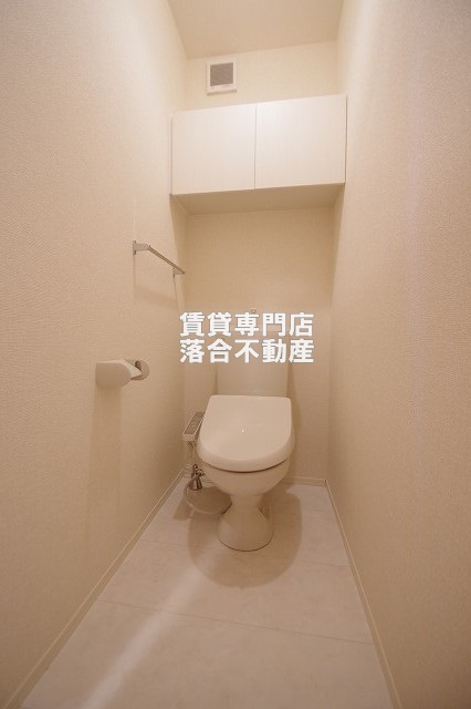トイレ　温水洗浄暖房便座付き♪