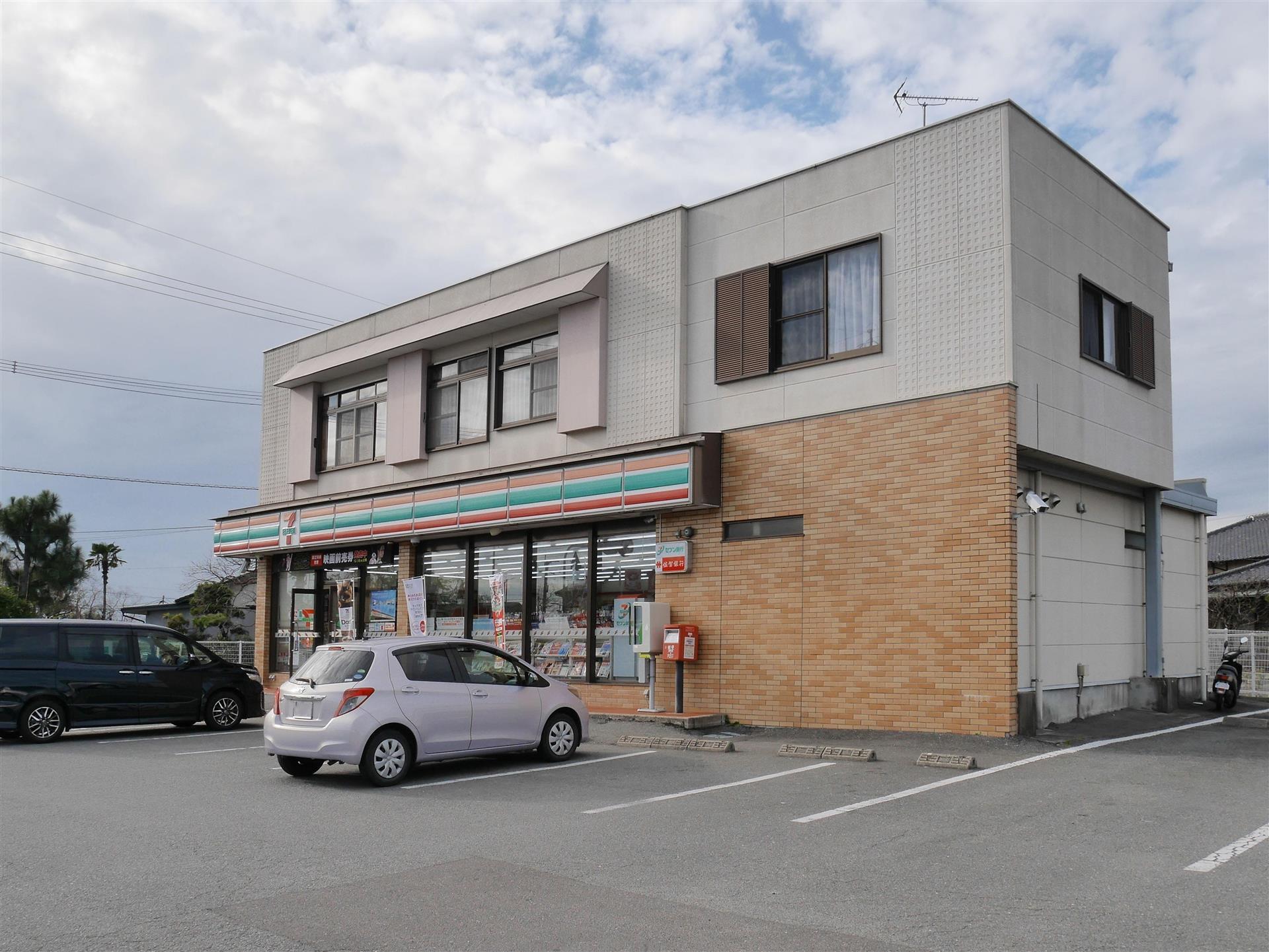 コンビニ　セブンイレブン（コンビニ）まで600m