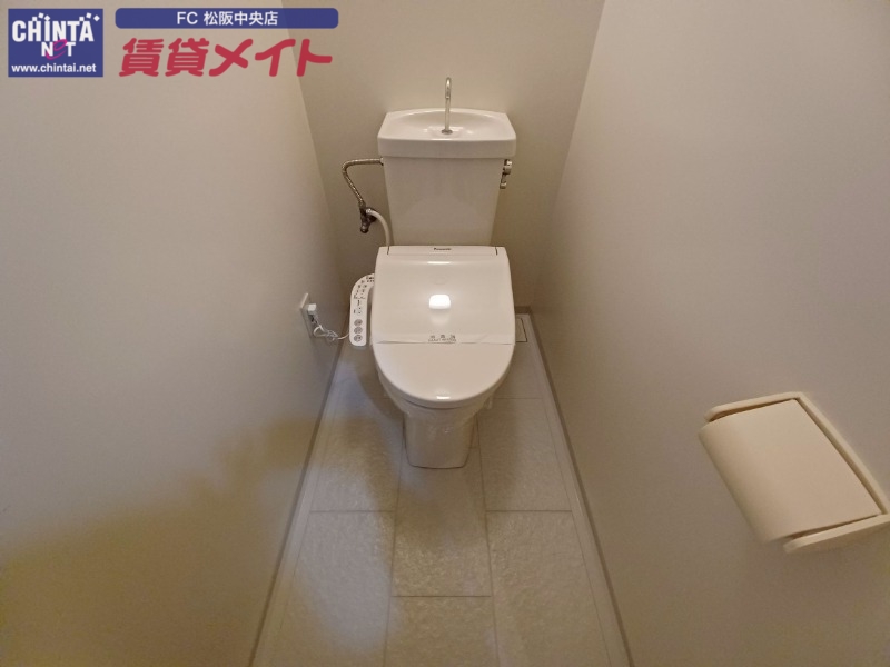トイレ　同物件別部屋の写真